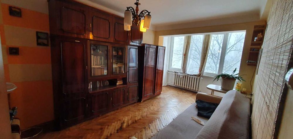 Продаж 1км. квартири Наукова ( Симоненка) 35м2