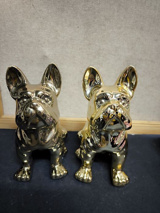 Cão bulldog  de cerâmica dourado  
Cão bulldog Eden de cerâmica dourad