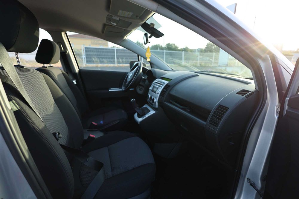 Mazda 5 - 7 Lugares – Em Excelente Estado