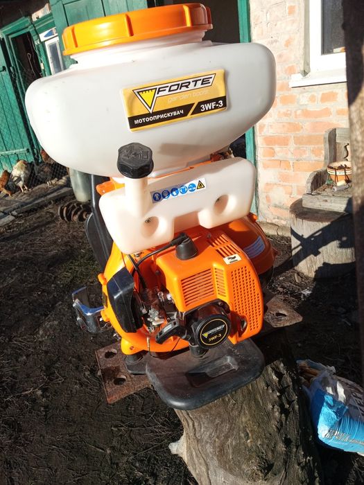 Садовий оприскувач  бензиновий