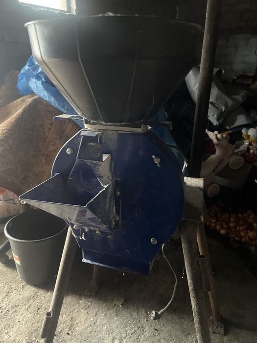 Зернодробилка млин -1