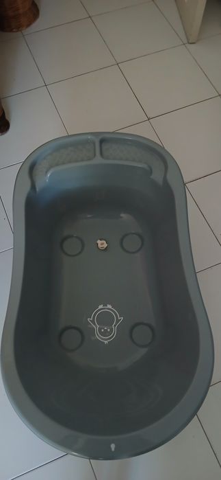 Vendo cadeira elétrica e automática com oferta da banheira