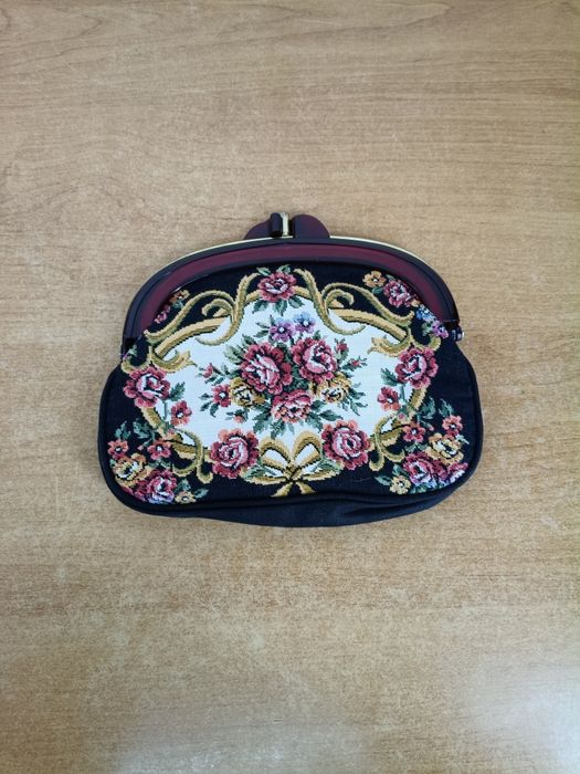 Torebka / kopertówka w stylu retro – kwiatowy wzór