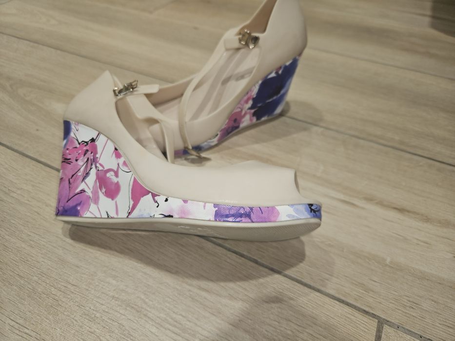 buty Tana Lisa.   39