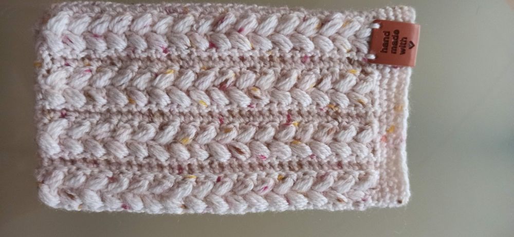 Etui na telefon jasnoróżowe