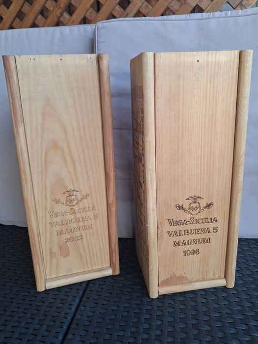 Caixas de vinho em madeira