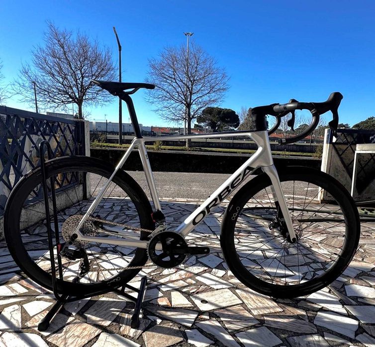 Orbea Orca - Sram Rival eTAP AXS (Eletrónico) C/ Potenciómetro