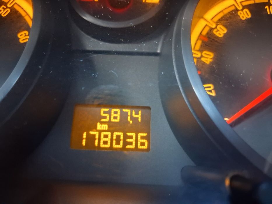 Opel corsa D 1.2 2009