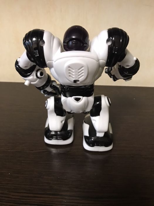 Мини-робот Wow Wee Robosapien (W8085)