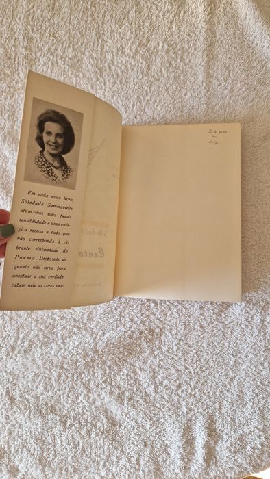 Livro "Canto Incerto" de Soledade Summavielle