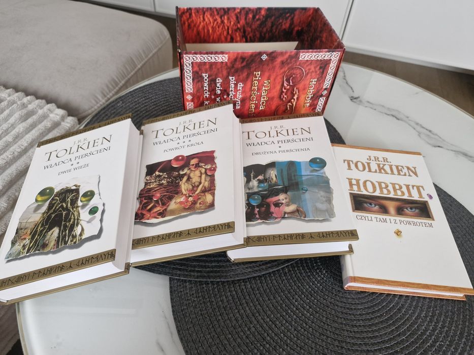 Władca pierścieni i Hobbit.