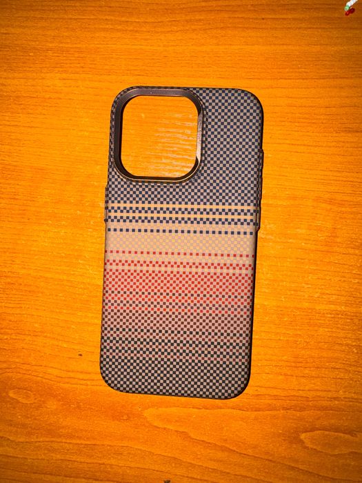 Продам чехол IPhone 15pro(pitaka)