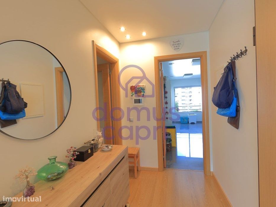 Apartamento T3 com Estacionamento em Faro -