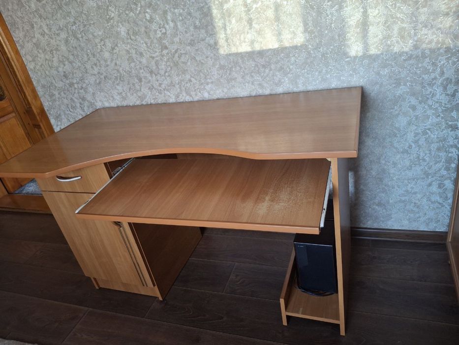 Продам робочий стіл!