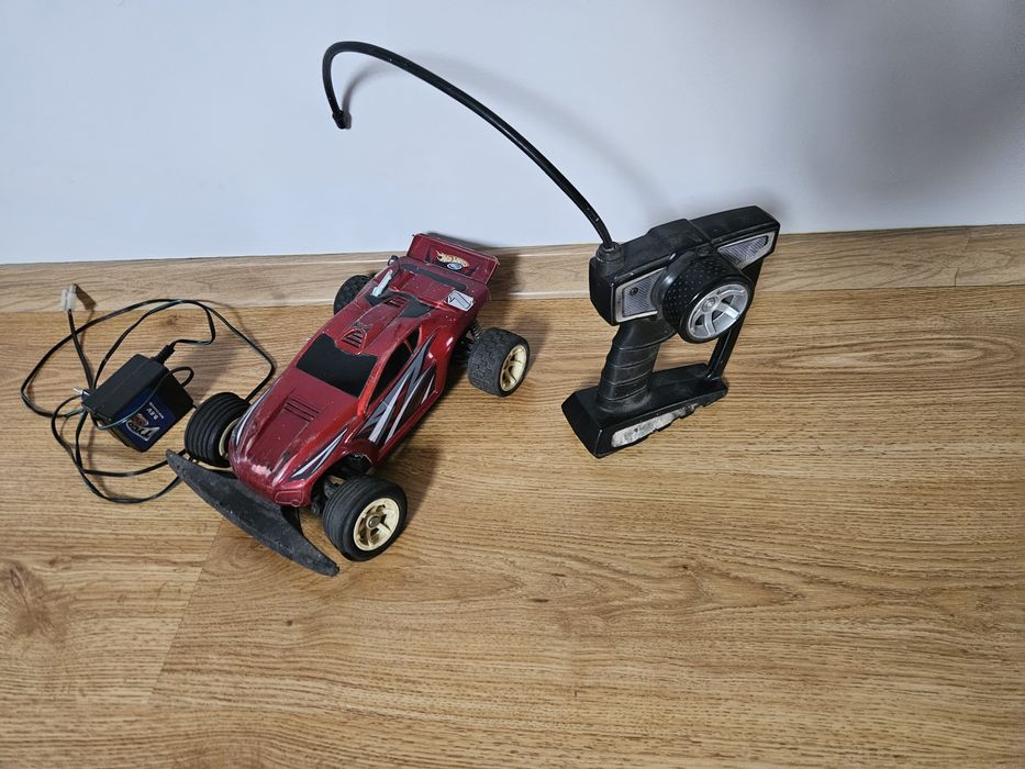 Samochód zdalnie sterowany Hot Wheels R/C Desert Ranger J9851 (2006) | Zestaw z pilotem i ładowarką