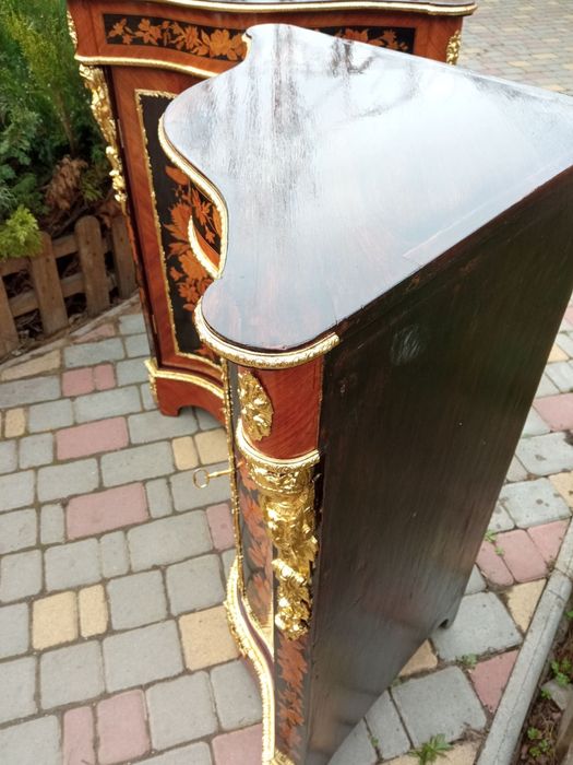 «Угловые тумбы» маркетри, бронза 19 век