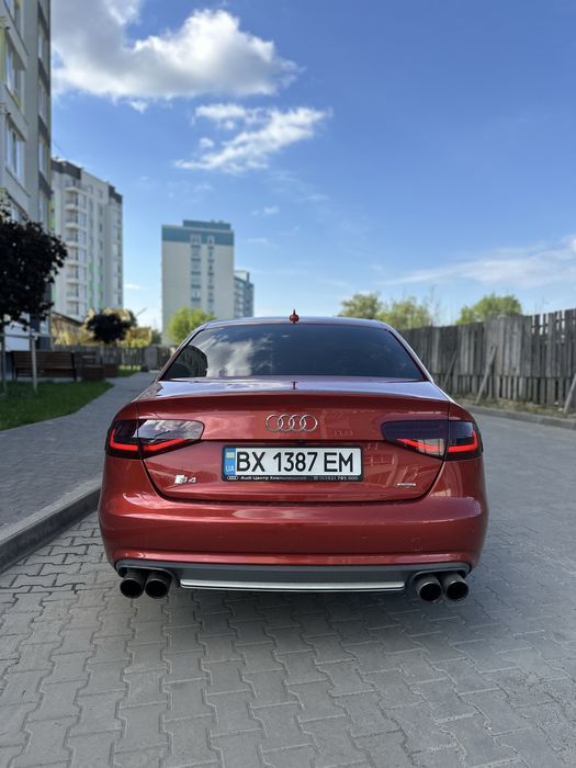 Продам Audi A4 B8