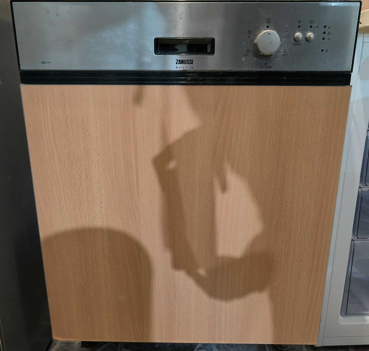 Maquina de lavar loiça de encastrar ZANUSSI ZDI 111