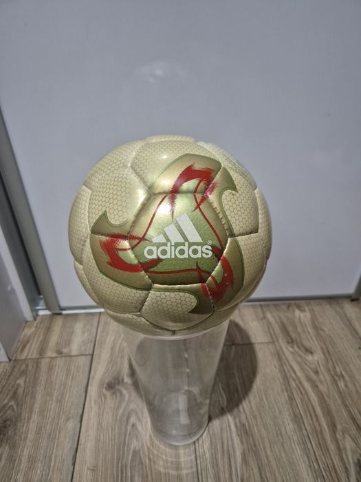 Piłka Adidas Fevernova 2002 official match ball