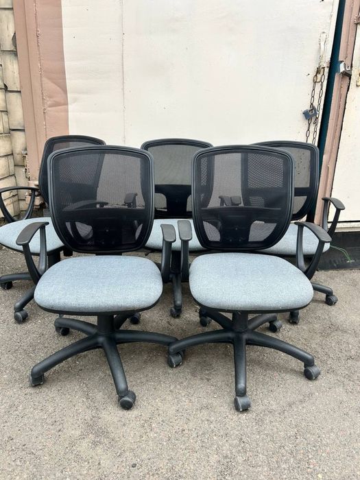 ЄКСКЛЮЗИВ! Стільці. Шафи. Крісла. Столи!