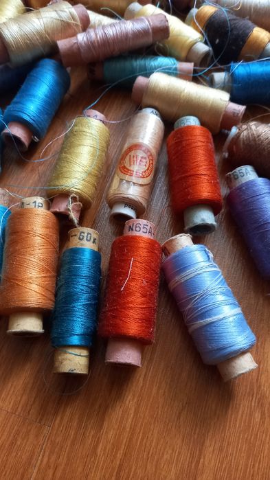 Нитки в асортименті.Залишки від фабрики ручної вишивки.