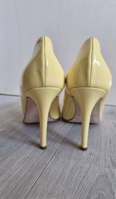 Sapatos Amarelos Elisabetta Franchi