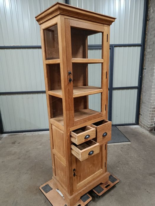 Witryna, witrynka lite drewno egzotyczne. Biblioteczka rustykalna.