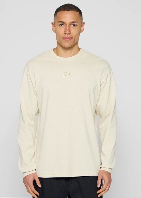 Лонгслів чоловічий найк Nike T-Shirt Sportswear Essentials  DO7390-229