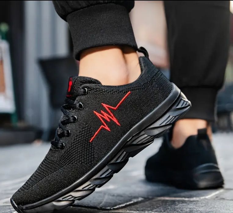 В двох кольорах.Чоловічі дихаючі кросівки р.48 р,49 р.51