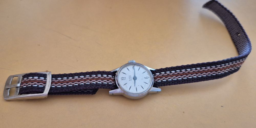 Вінтажний наручний годинник Slava