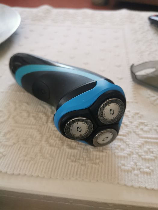 Maquina de barbear Philips Aquatouch