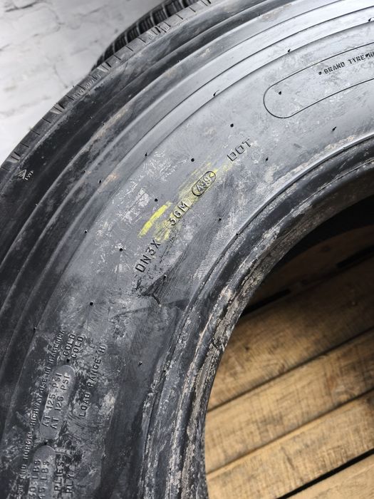 Шини 12R22.5 Dunlop нові