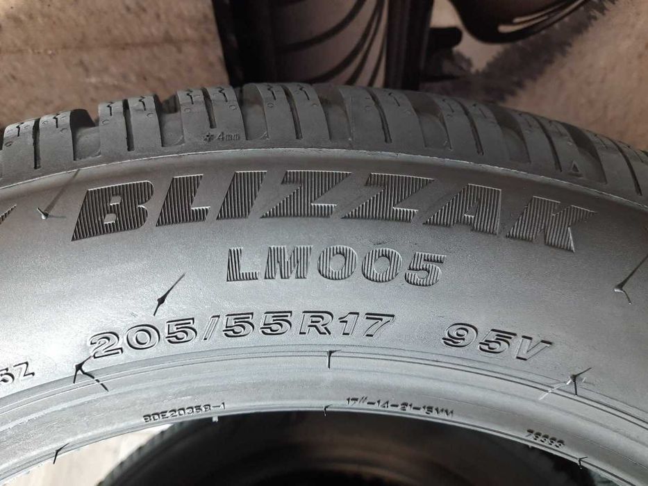 Шини 8мм 205/55 R17 BRIDGESTONE Blizzak LM005 б/у зима склад