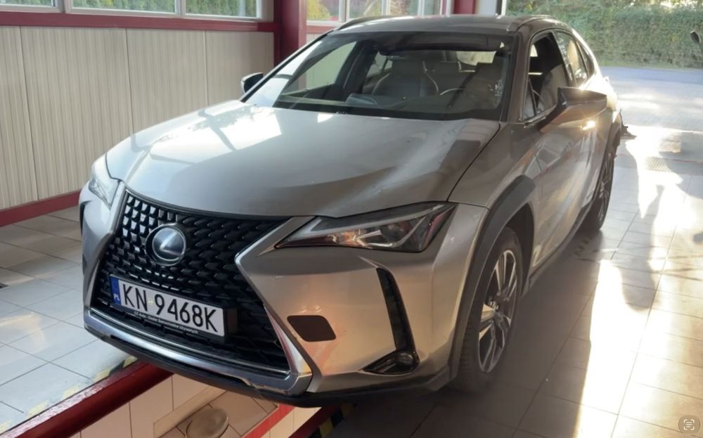 Lexus UX
