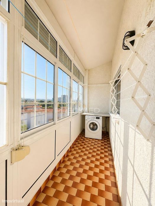 T3 com Garagem Fechada em Valença