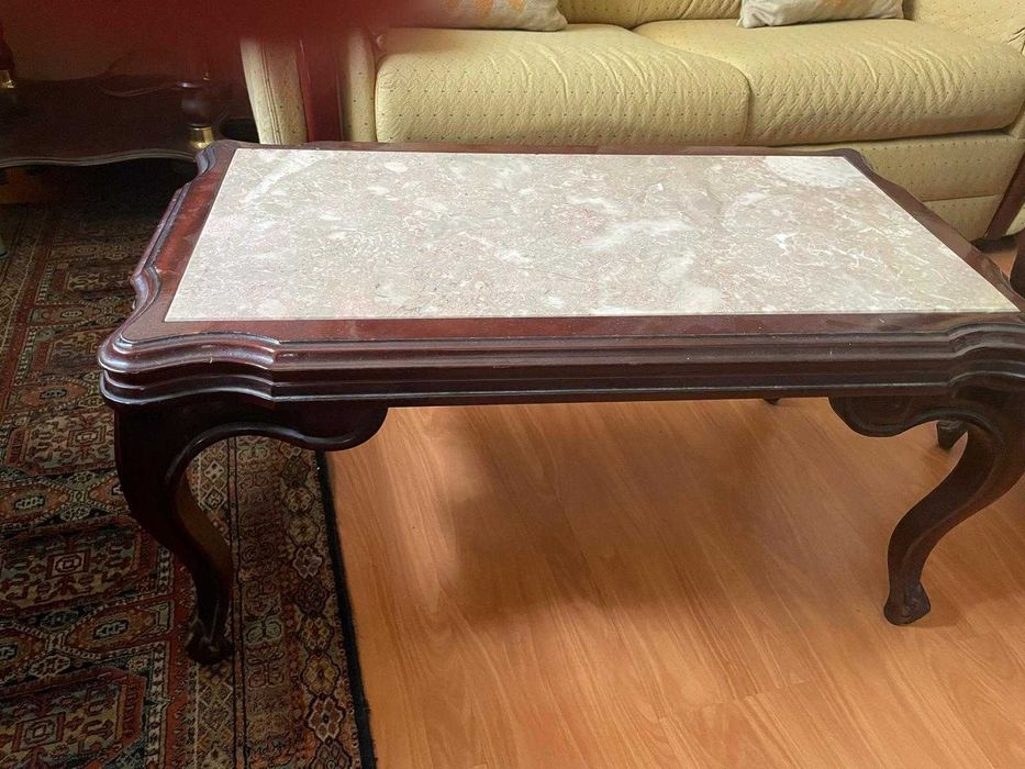Mesa de centro com pedra