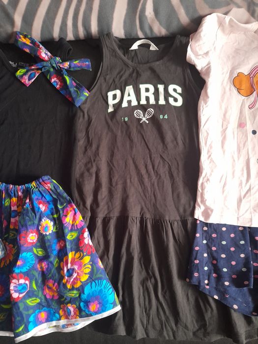 Paka ubranek  122/128