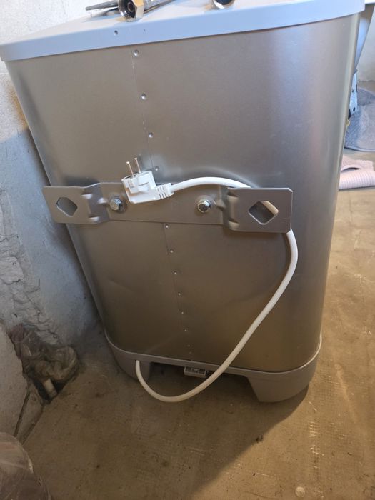 Nowy bojler 50 litrowy