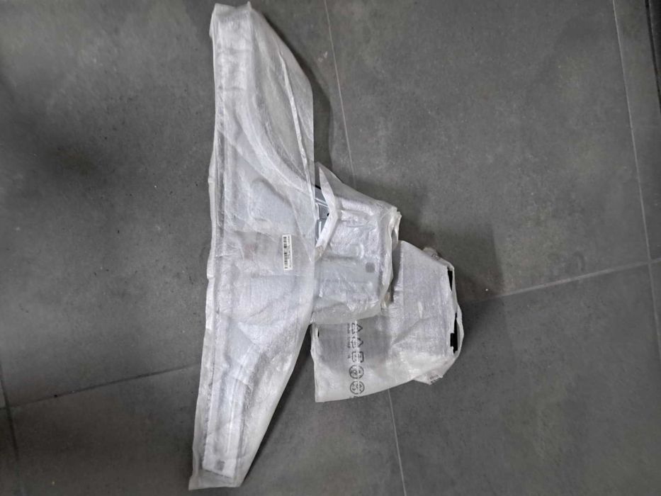 Podstawa telewizora Samsung z zakrzywionym ekranem 48"