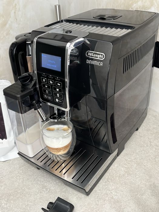 Кавомашина Delonghi dinamica
