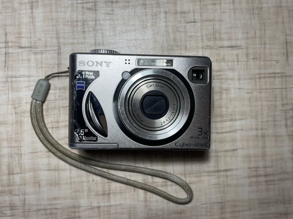 фотоапарат Sony cyber-shot DSC-P100