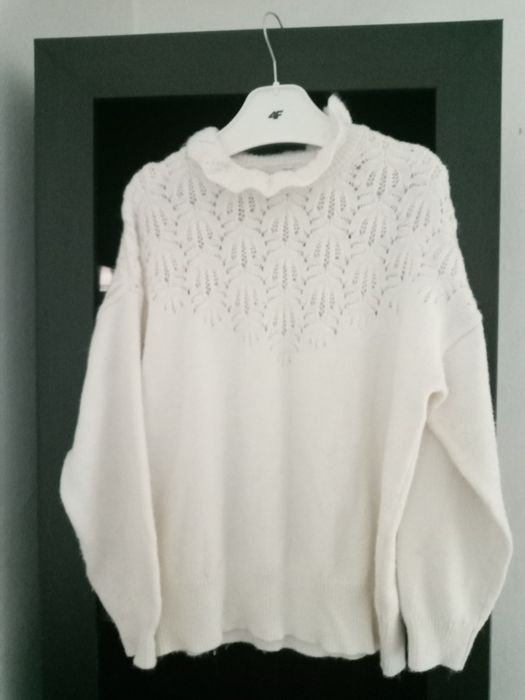 Miękki, elegancki ażurowy śmietankowy sweterek Next w rozmiarze L