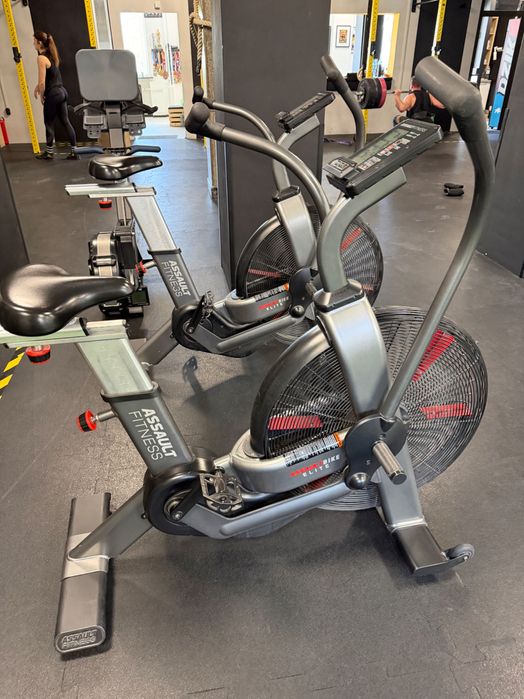 Assault Air Bike Elite 4 sztuki, 2 letnie, serwisowane