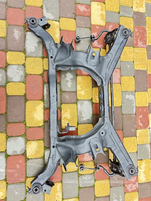 Подрамник Subaru Outback 2017