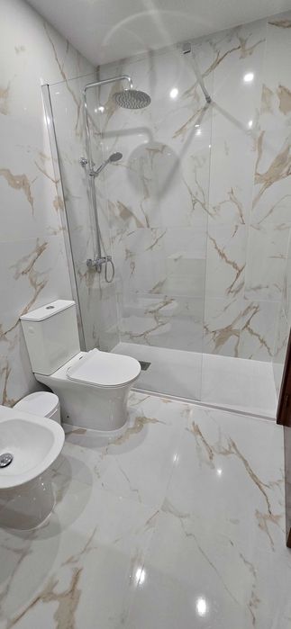 Quarto junto à estação de comboios de Águas Santas