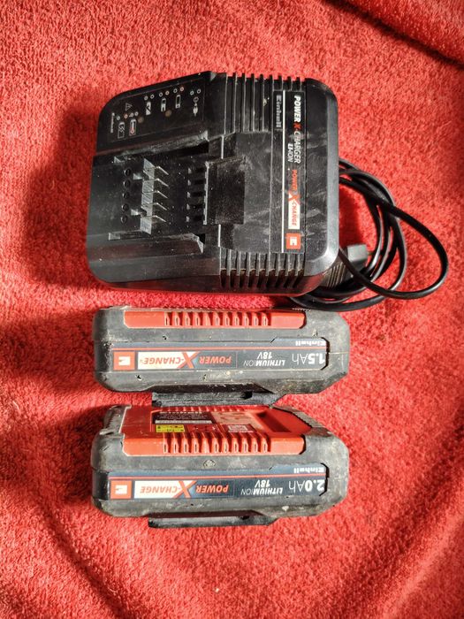 Carregador EINHELL 18 Volts + 1 Bateria 18 v 1,5Ah + 1 bateria 2,0Ah