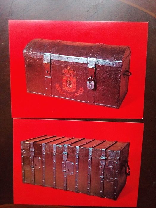 12 Postais com peças do Museu dos CTT, editados pelo mesmo.