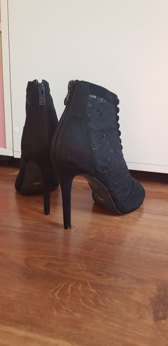 Ботильоны кружевные очень красивые р.40