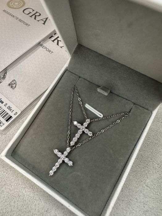 Срібний хрест з муасанітами з сертифікатами . Кольє з хрестом