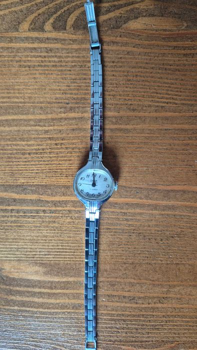 Zegarek damski Zaria 815067 używany-sprawny